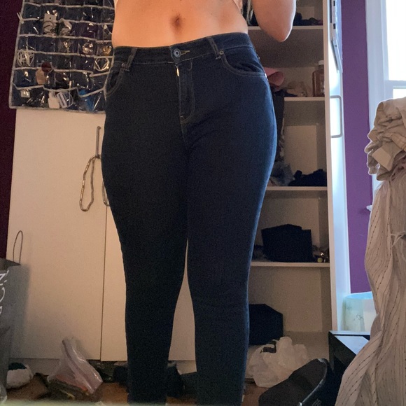 26”W x 30”L Skinny Jeans - Picture 6 of 7